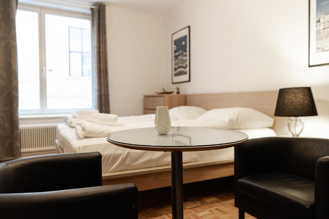 Central Living - Stephansdom Apartments Wina Bagian luar foto