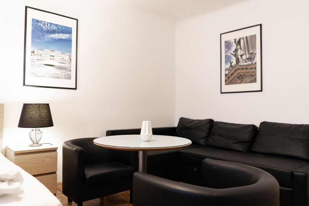 Central Living - Stephansdom Apartments Wina Bagian luar foto