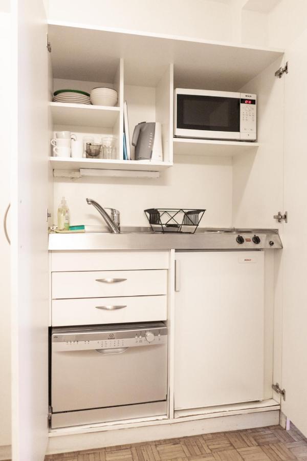 Central Living - Stephansdom Apartments Wina Bagian luar foto