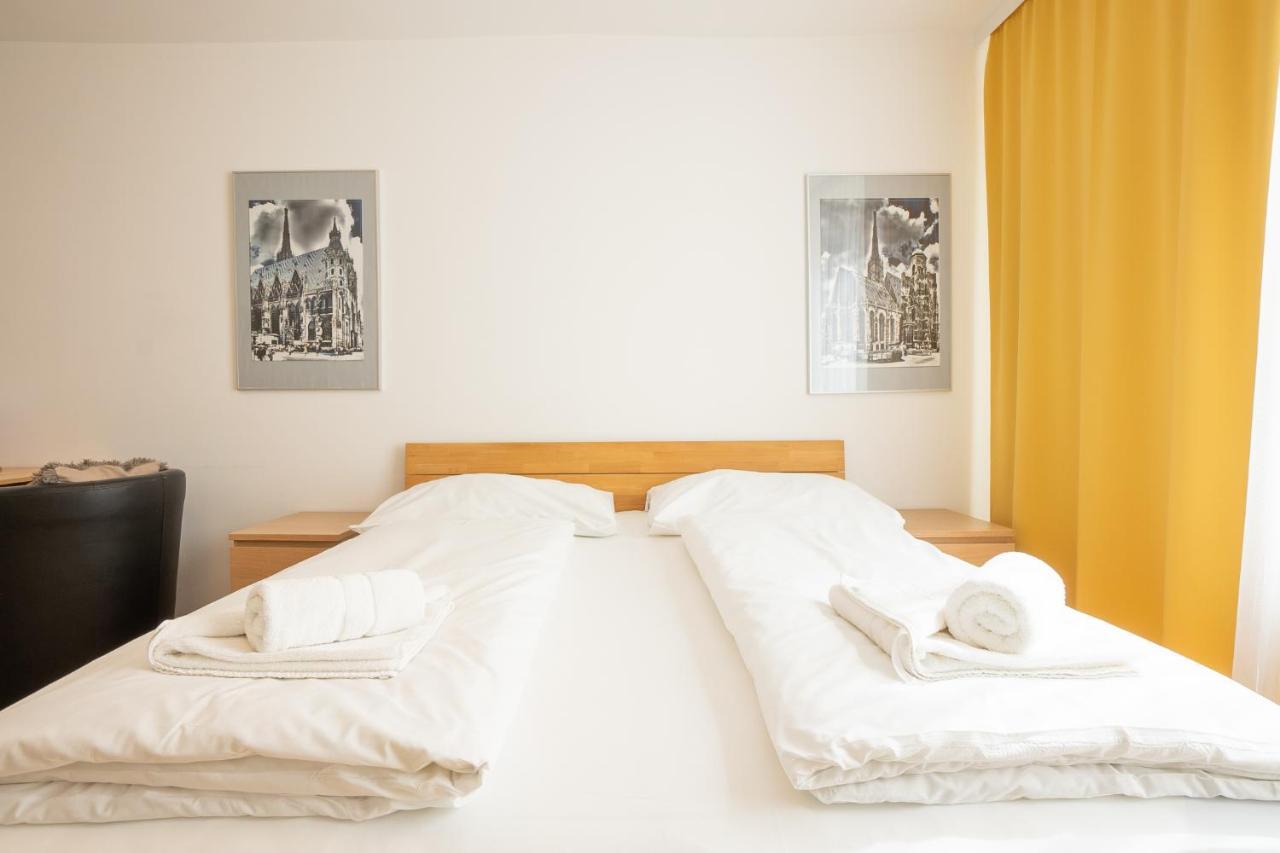 Central Living - Stephansdom Apartments Wina Bagian luar foto