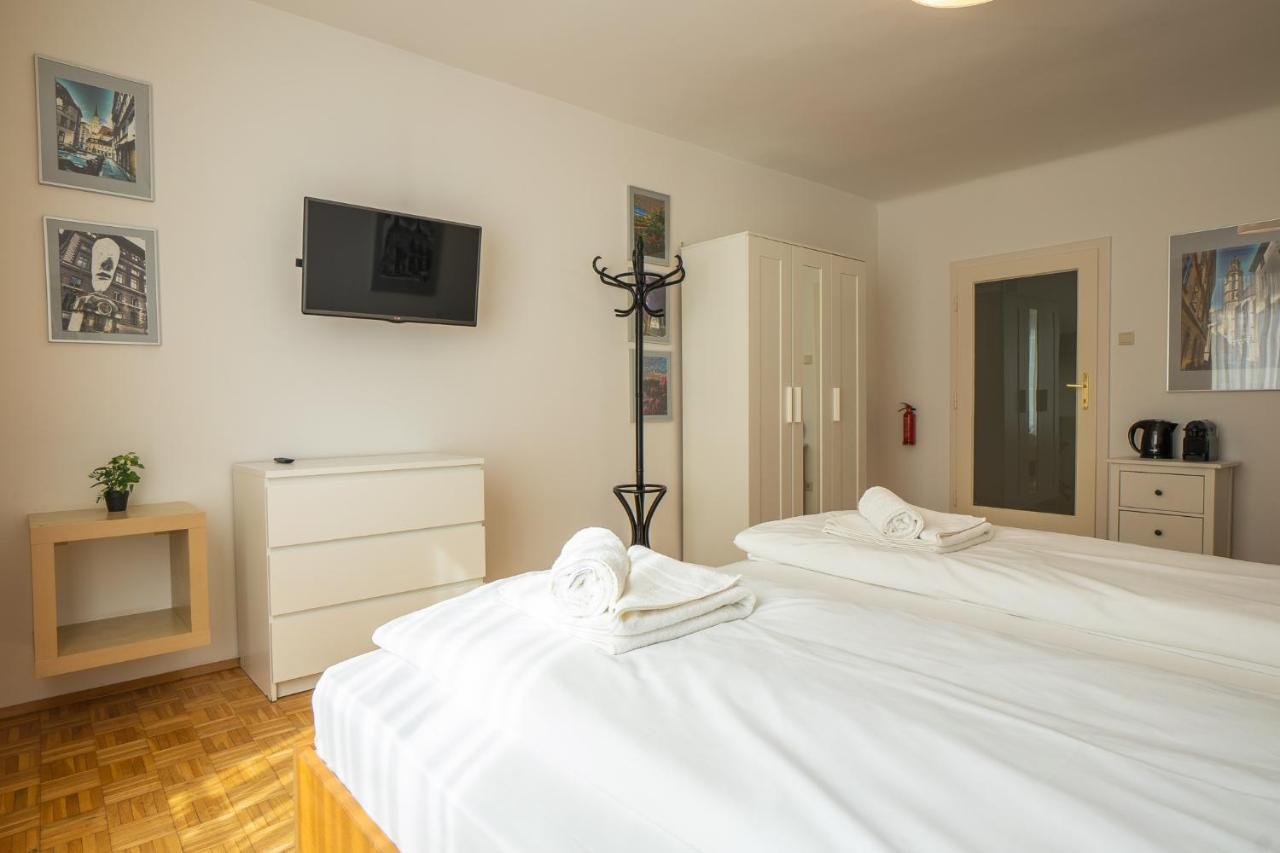 Central Living - Stephansdom Apartments Wina Bagian luar foto